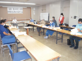 仮称・新石垣市立八重山博物館建設検討有識者会議の第４回会合が開かれた＝２９日午後、市民会館中ホール会議室