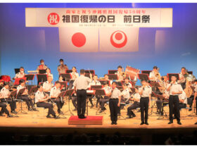 演奏した陸自第音楽隊＝14日午後、パレット市民劇場