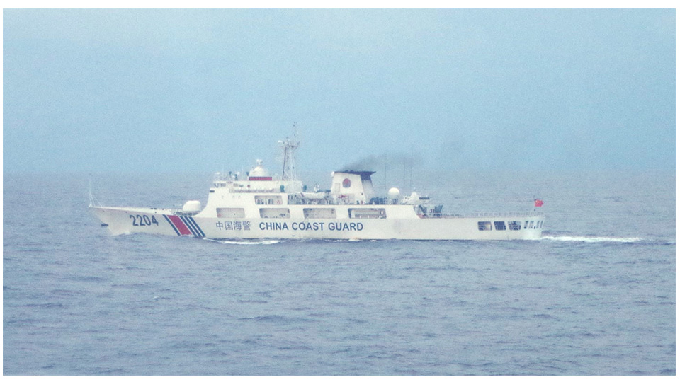 尖閣周辺の中国船交代 １３日連続航行 |